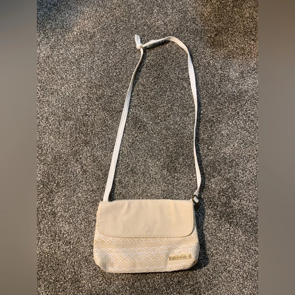Dakine Jaime Sand Dollar Crossbody bag - like new - Picture 1 of 13